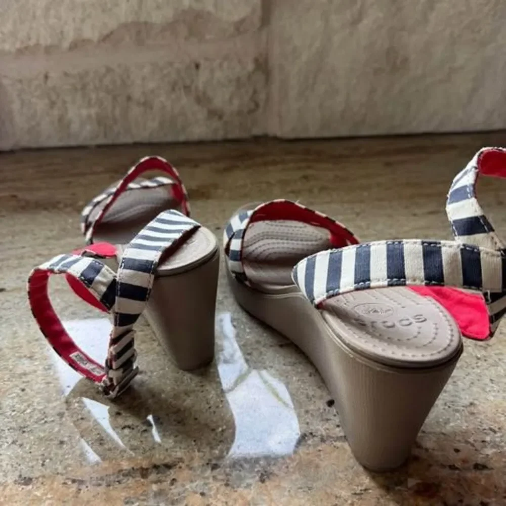 Crocs Leigh II Striped Wedge Sandals Size 10